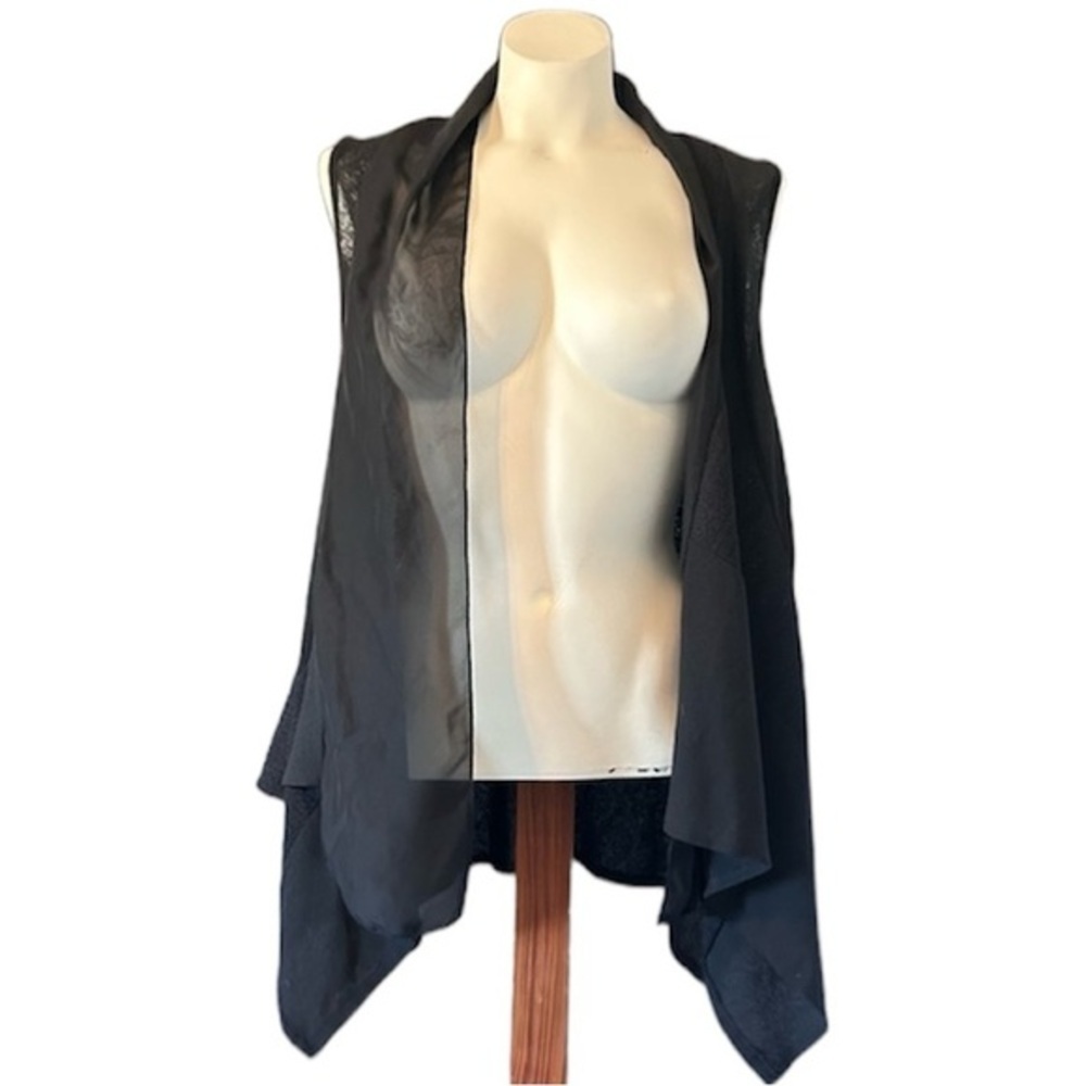 ✨4/$30 Bellissa  Fashions Vest